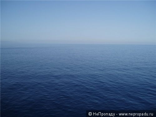 Средиземное море...безмятежный покой и только свист ветра в снастях...