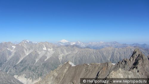 Вид на Эльбрус с горы Укю Малая